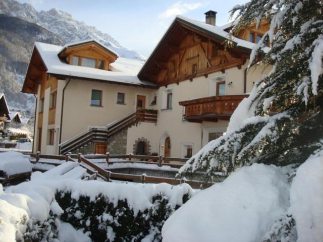Casa Caste Villa Bormio Eksteriør billede